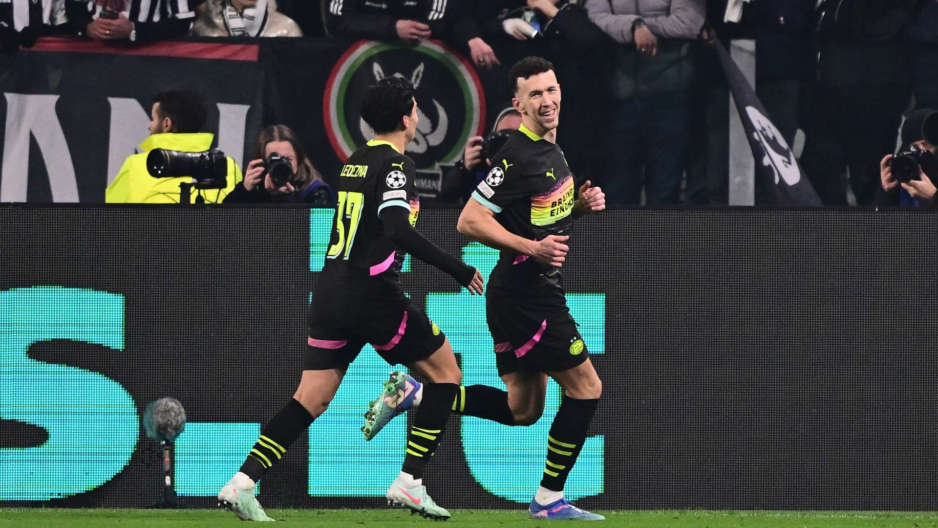 了决定性作 了决定性作